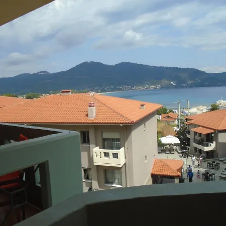 Golden Seaside Apartman Potamia